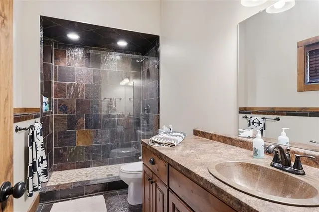 $4,990,000 | 770 East 1300th Road, Lawrence, KS 66046