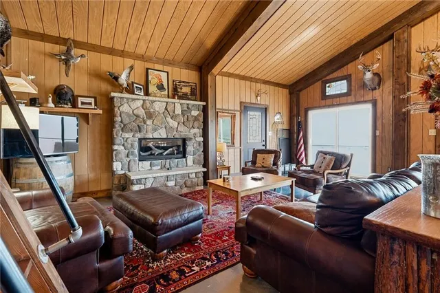 $4,990,000 | 770 East 1300th Road, Lawrence, KS 66046