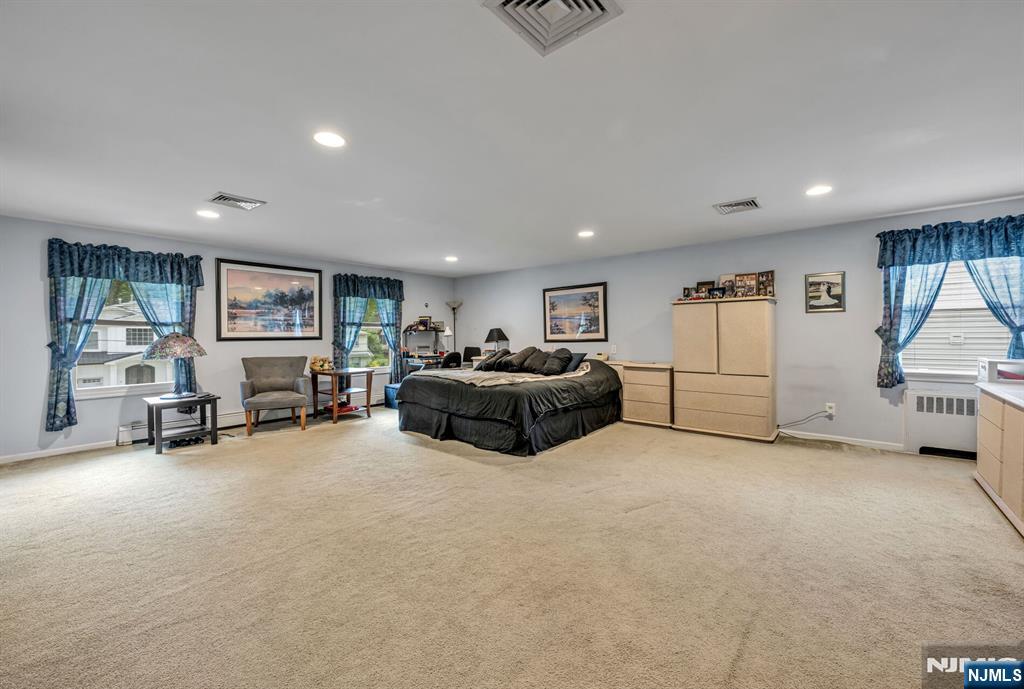 799 Millbrook Road River Edge, NJ 07661 - Photo 14 of 49