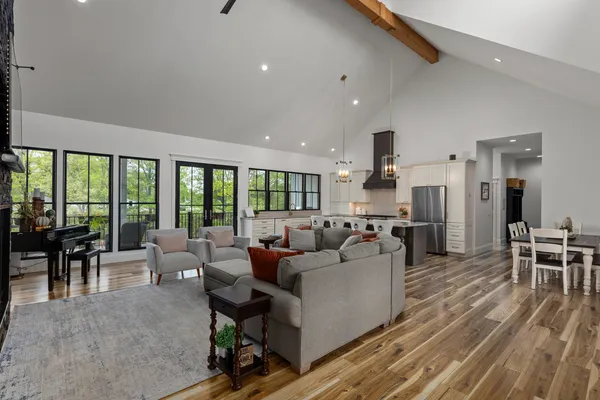 $1,625,000 | 10028 Pineridge Road, Effingham, IL 62401