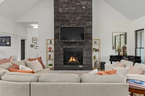 $1,625,000 | 10028 Pineridge Road, Effingham, IL 62401