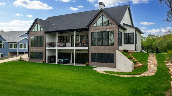 $1,625,000 | 10028 Pineridge Road, Effingham, IL 62401