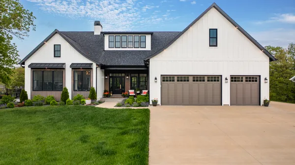 $1,625,000 | 10028 Pineridge Road, Effingham, IL 62401