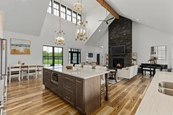 $1,625,000 | 10028 Pineridge Road, Effingham, IL 62401