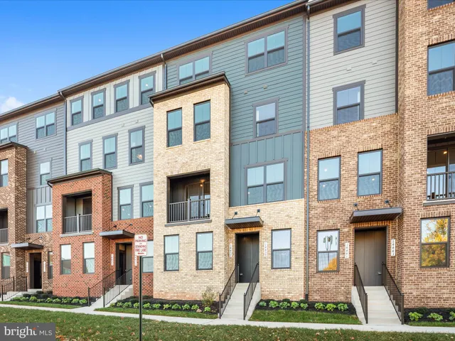 $3,350 | 14439 Albemarle Point Place, Chantilly, VA 20151