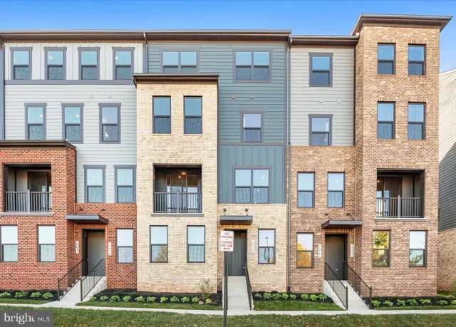 $3,350 | 14439 Albemarle Point Place, Chantilly, VA 20151