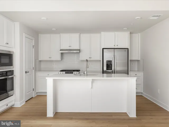 $3,350 | 14439 Albemarle Point Place, Chantilly, VA 20151