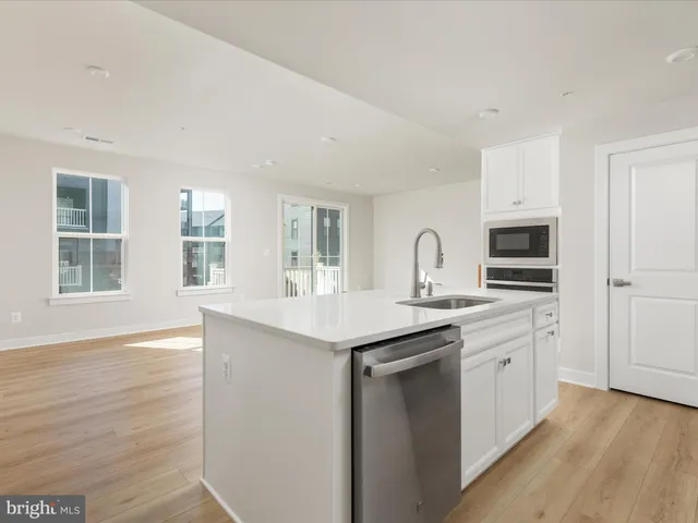 $3,350 | 14439 Albemarle Point Place, Chantilly, VA 20151