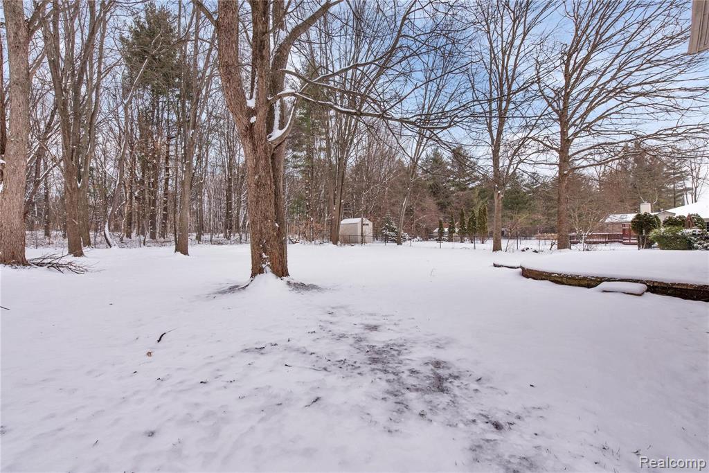 1099 Bloomer Road Rochester Hills, MI 48307 - Photo 13 of 49