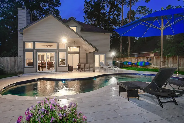 $675,000 | 192 North Mill Trace Drive, The Woodlands, TX 77381