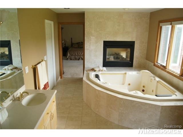 60576 Balmoral Way Rochester, MI 48306 - Photo 26 of 29 31211206-26.JPG
