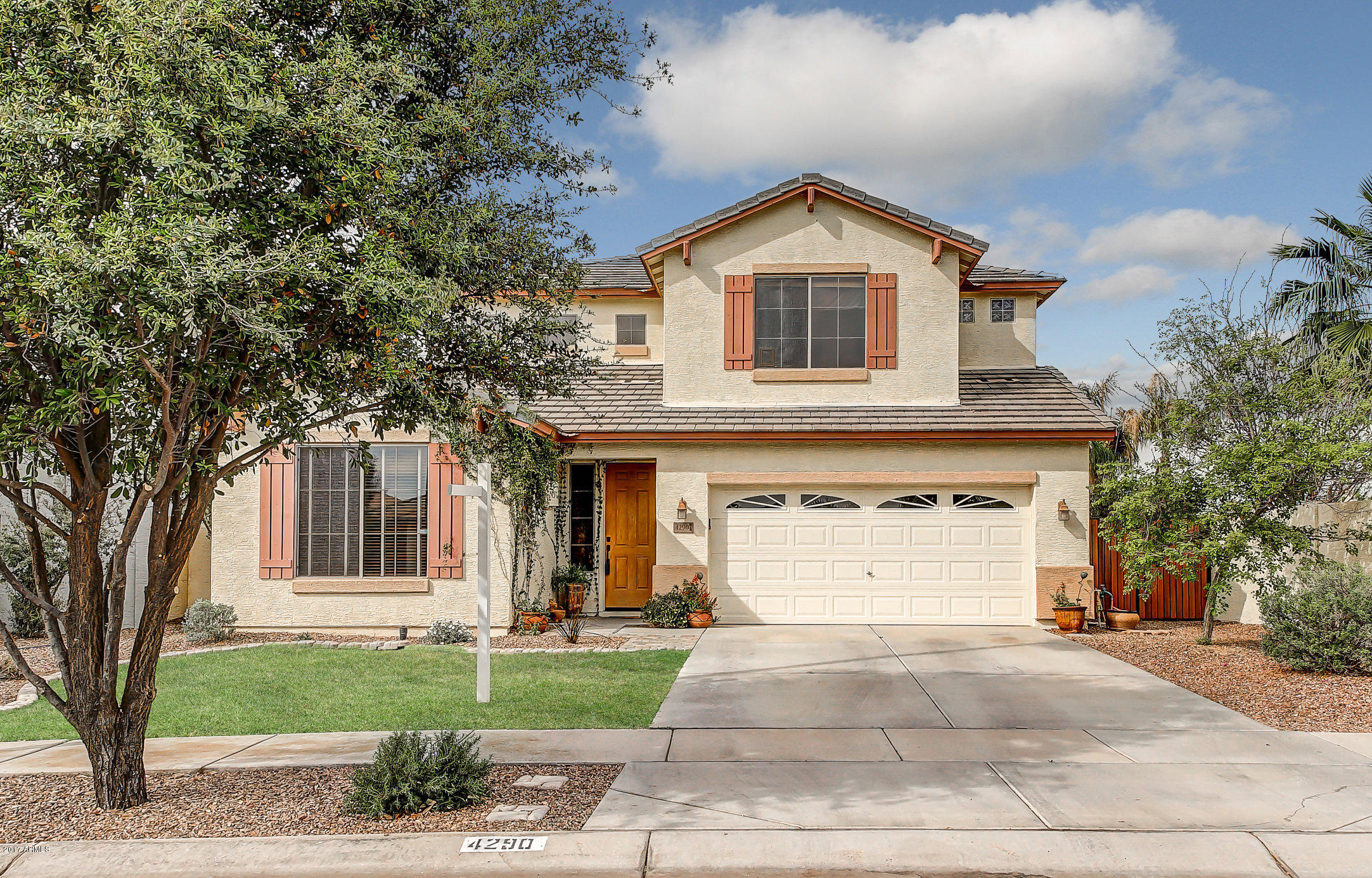 4290 South Splendor Place Gilbert, AZ 85297 - Photo 2 of 40 101-FrontCenter_Exterior