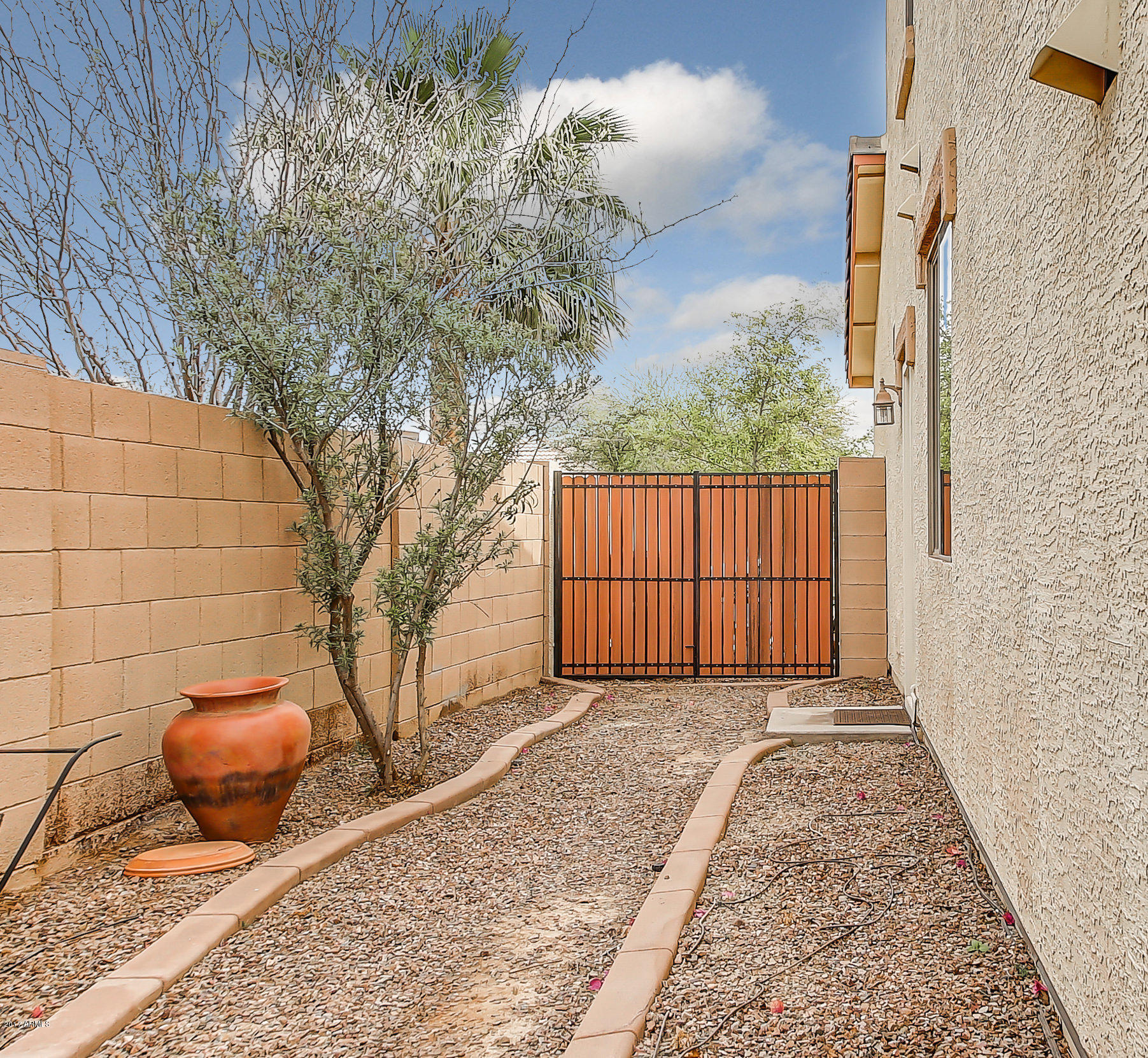 4290 South Splendor Place Gilbert, AZ 85297 - Photo 34 of 40 134-SideYard_DoubleGate