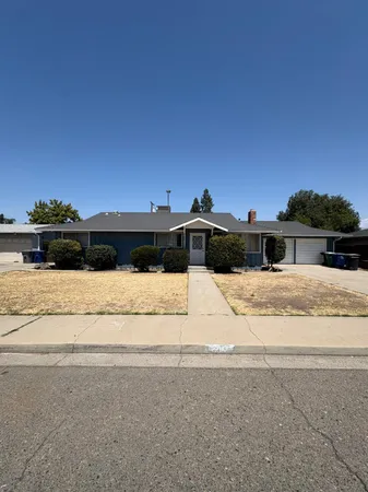 $344,900 | 2106 5th Street, Sanger, CA 93657