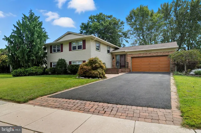 $600,000 | 223 St David Drive, Mount Laurel, NJ 08054