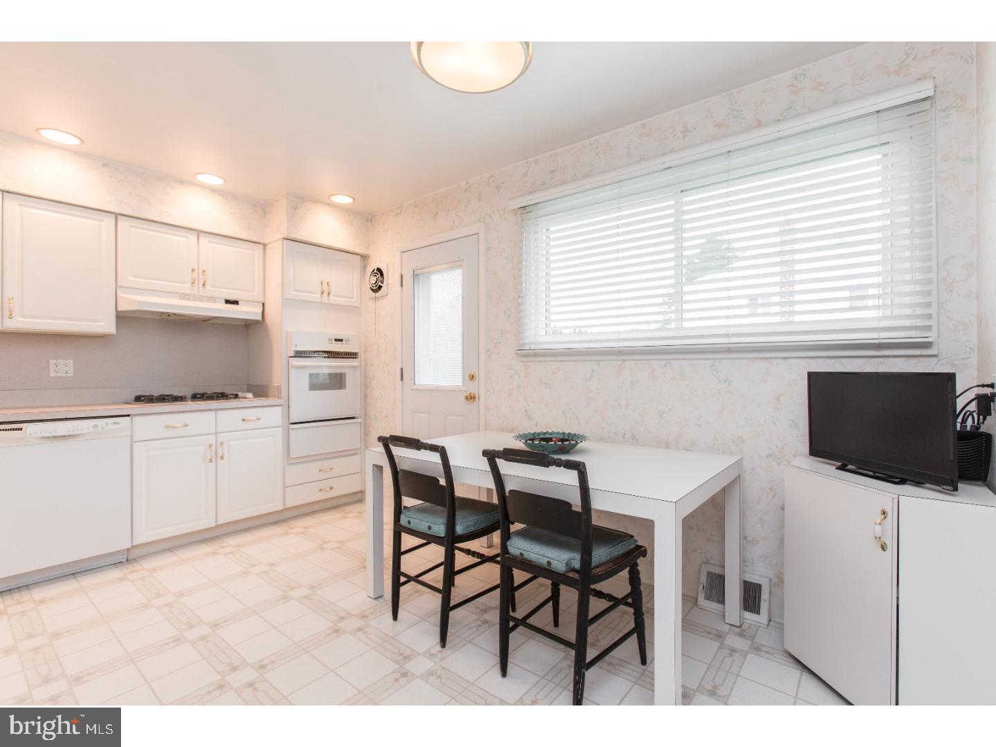 74 Cambridge Road Broomall, PA 19008 - Photo 12 of 23 Gallery Image 12