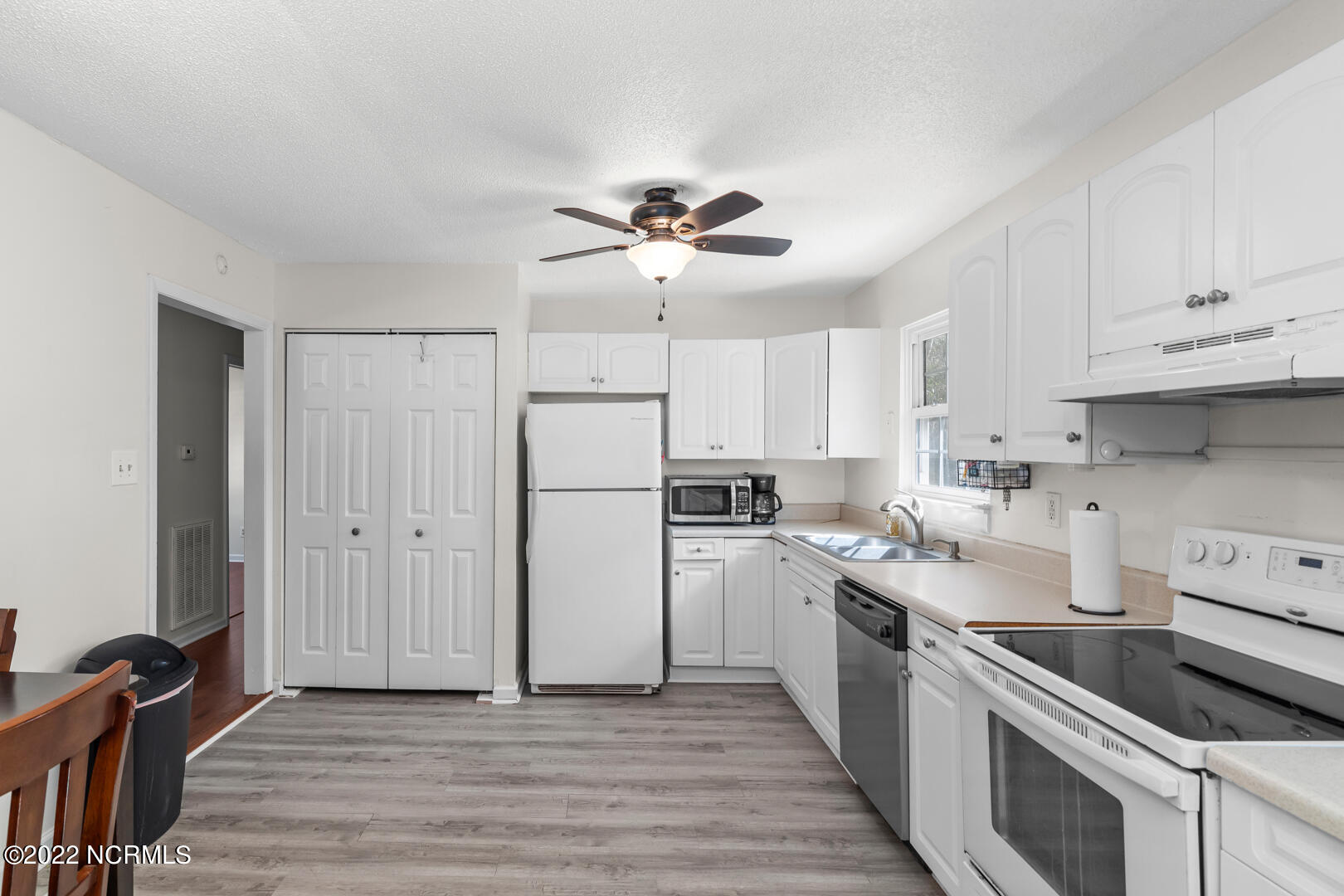 238 Sand Ridge Road Hubert, NC 28539 - Photo 8 of 28 8