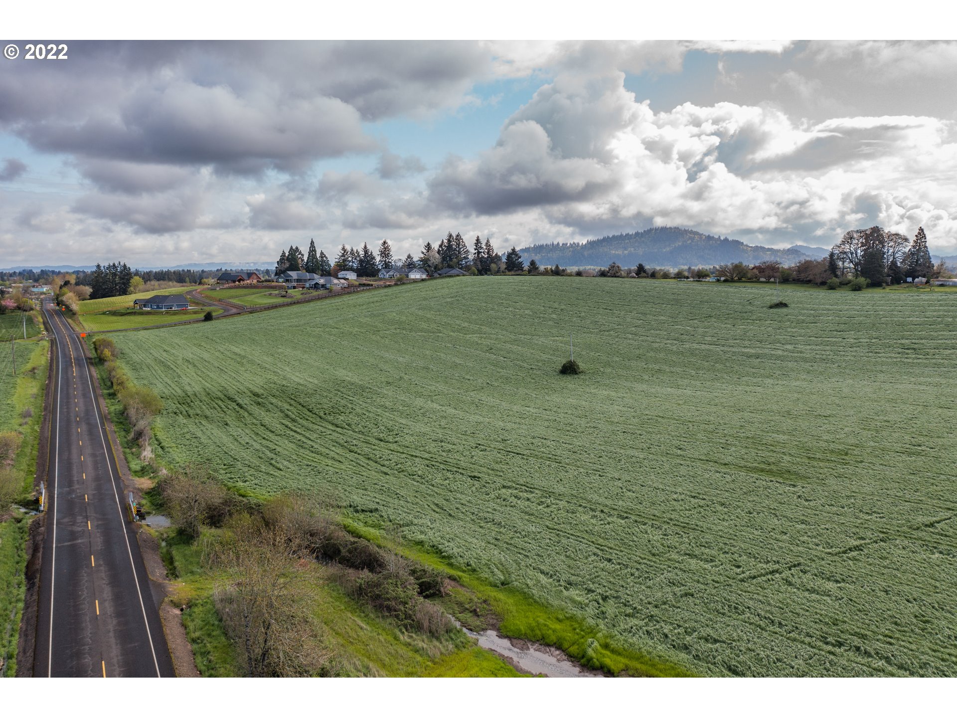 31721 Stoltz Hill Road Lebanon, OR 97355 - Photo 4 of 23 a view of a city
