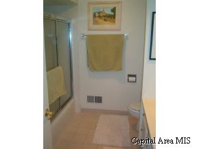26 Interlacken Road Springfield, IL 62704 - Photo 4 of 8