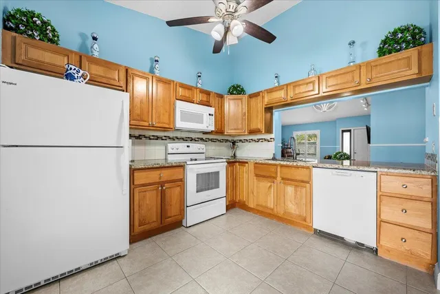 $390,000 | 404 Lakewood Court, Unit 3A, Jupiter, FL 33458