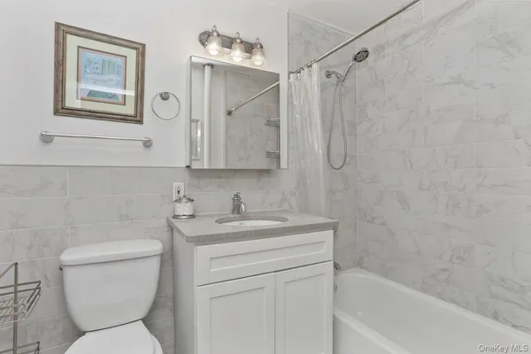 $147,500 | 604 Tompkins Avenue, Unit 10C, Mamaroneck, NY 10543