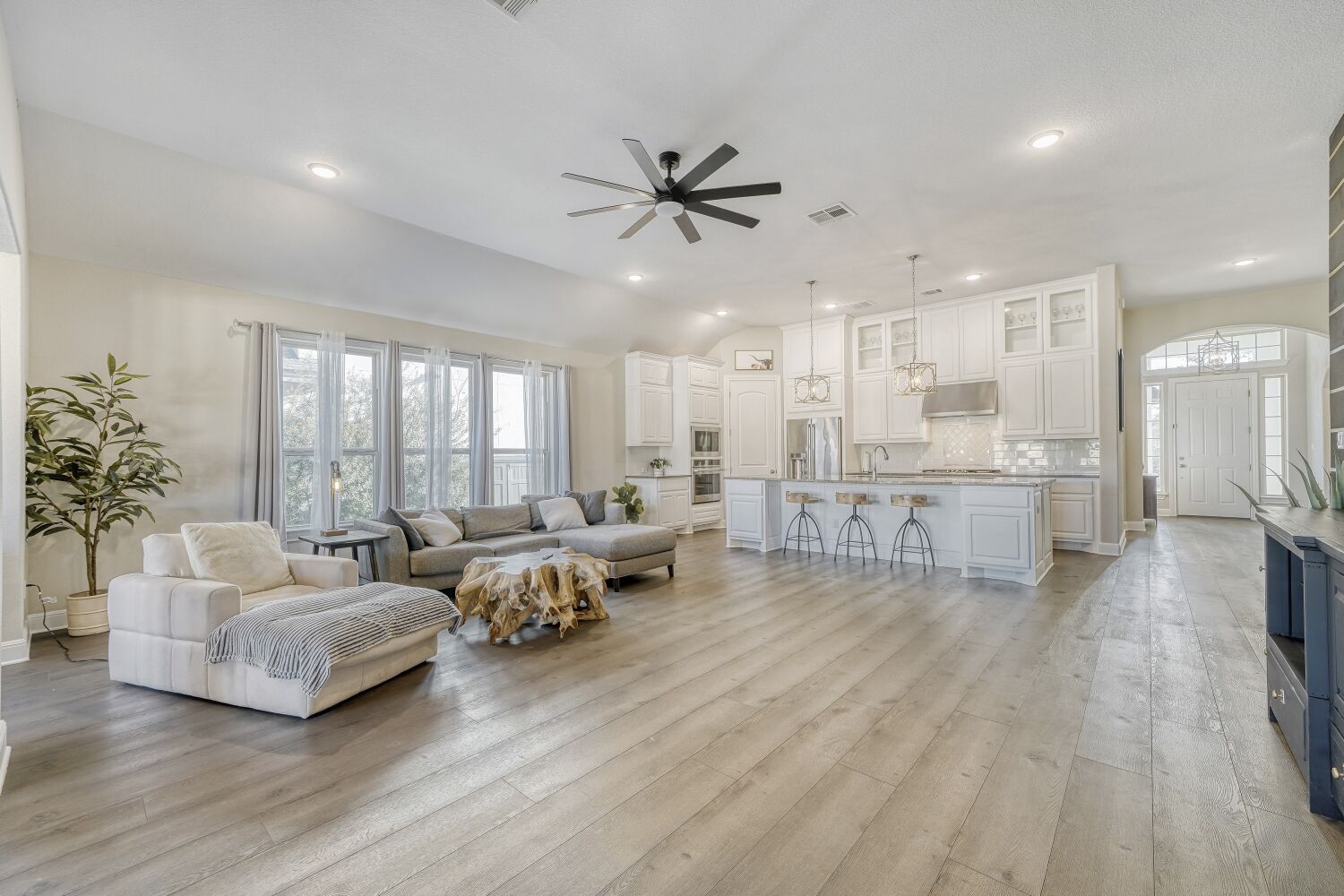 1820 Ficuzza Way Leander, TX 78641 - Photo 6 of 30