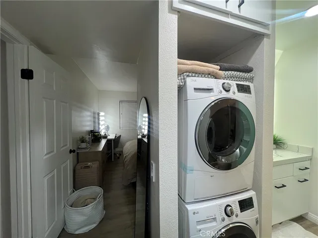 $2,450 | 139 South Poplar Avenue, Brea, CA 92821