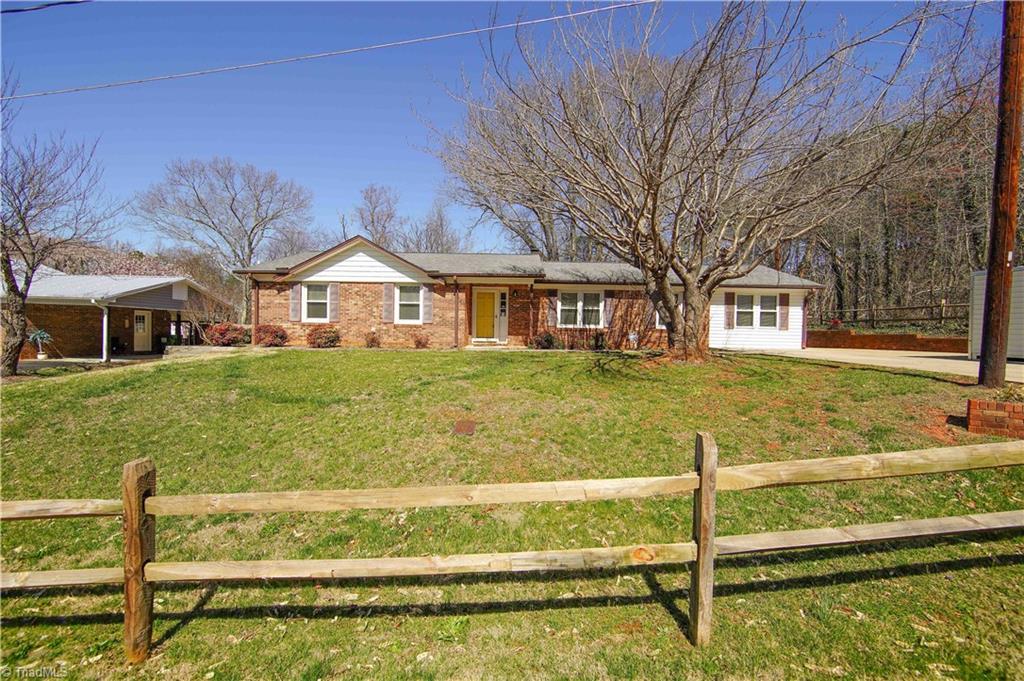 109 Laurel King, NC 27021 - Photo 2 of 42