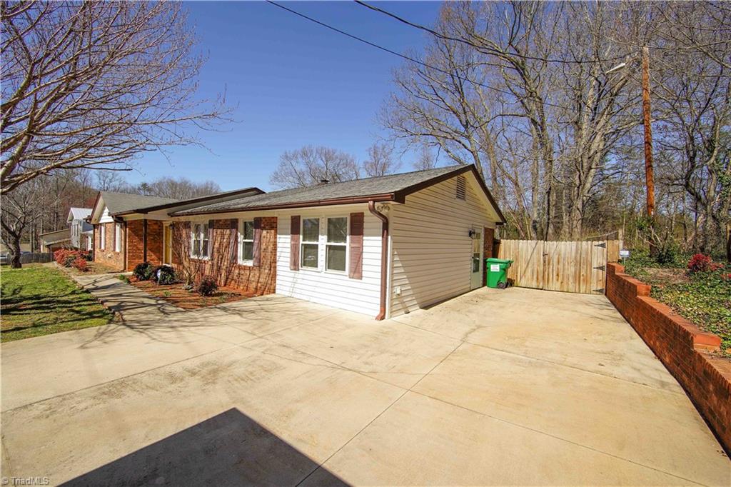 109 Laurel King, NC 27021 - Photo 4 of 42