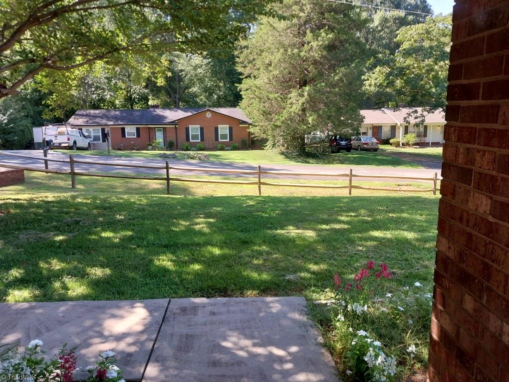 109 Laurel King, NC 27021 - Photo 10 of 42