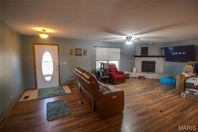 $340,000 | 7093 Drew Road, Shipman, IL 62685