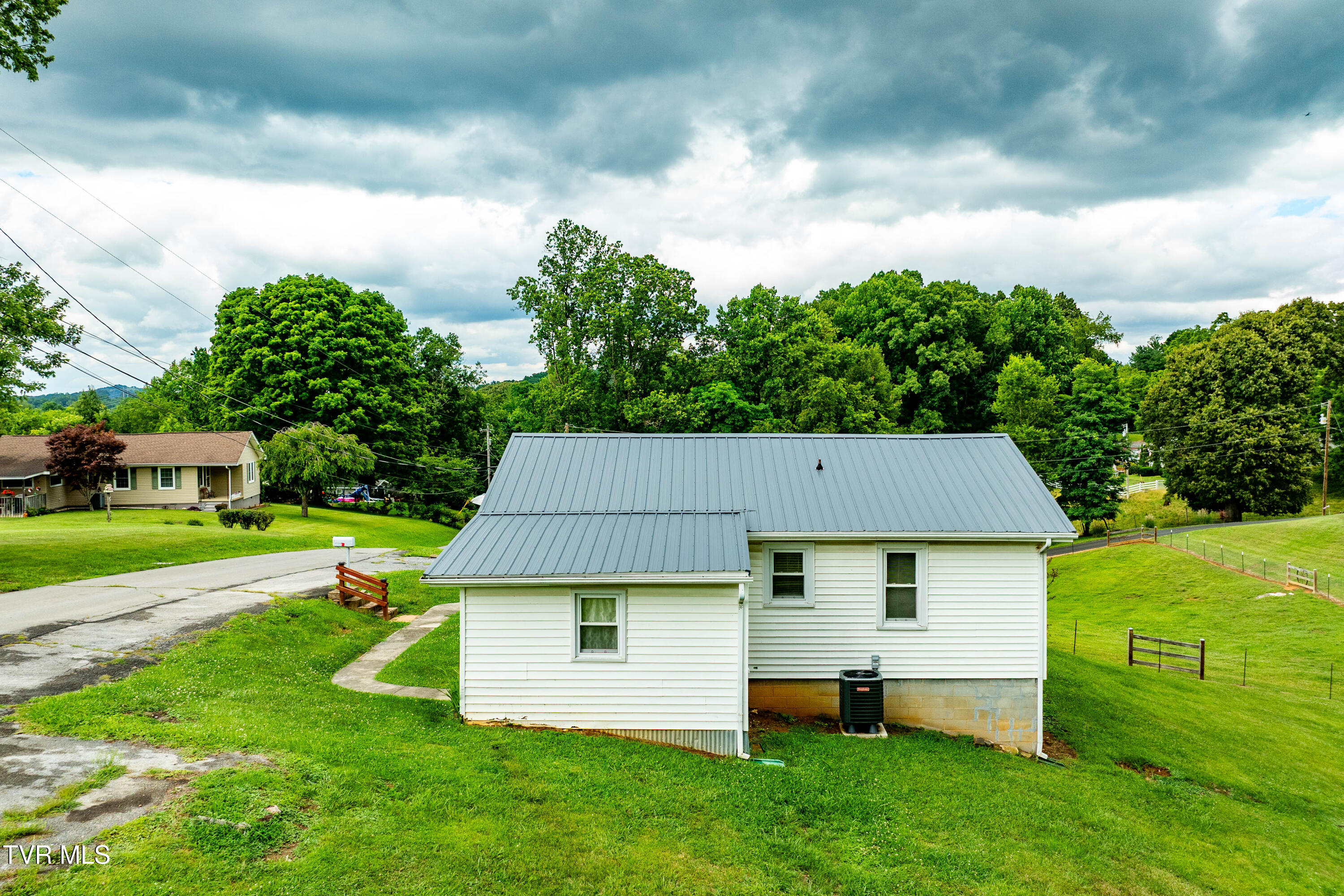 147 Fox Road Johnson City, TN 37601 - Photo 29 of 59 147 Fox road (15 of 59)