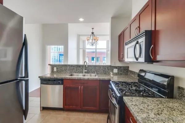 $3,495 | 530 K Street, Unit 1112, San Diego, CA 92101