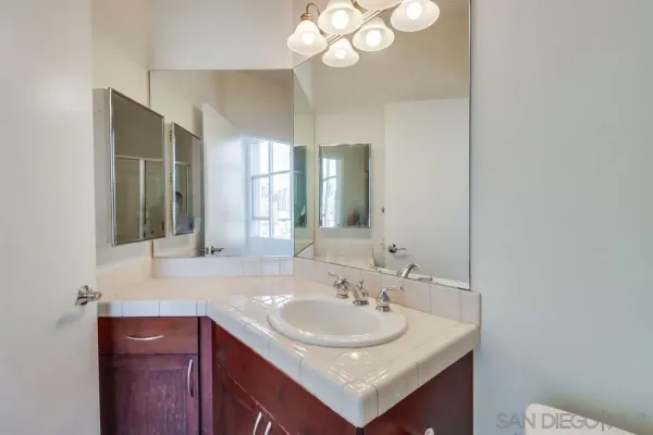 $3,495 | 530 K Street, Unit 1112, San Diego, CA 92101