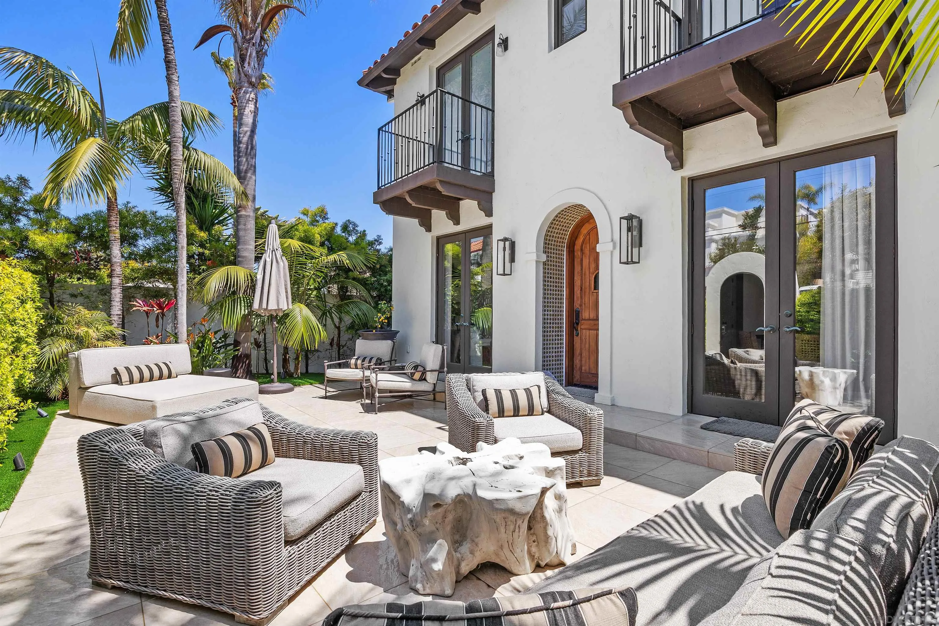 227 Neptune Avenue Encinitas, CA 92024 - Photo 2 of 36