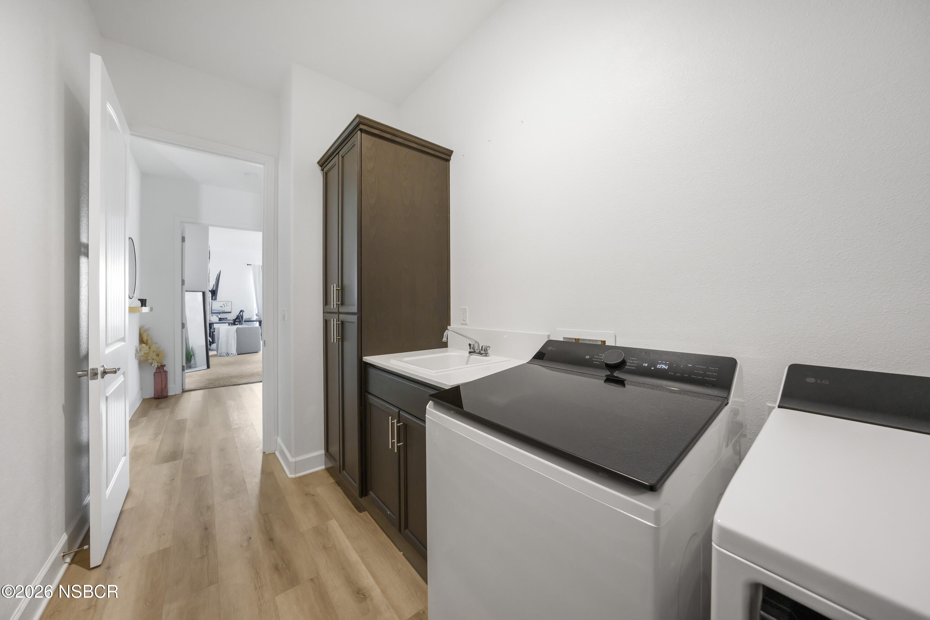 751 Skyview Lane Santa Maria, CA 93455 - Photo 14 of 31 a utility room with dryer and washer