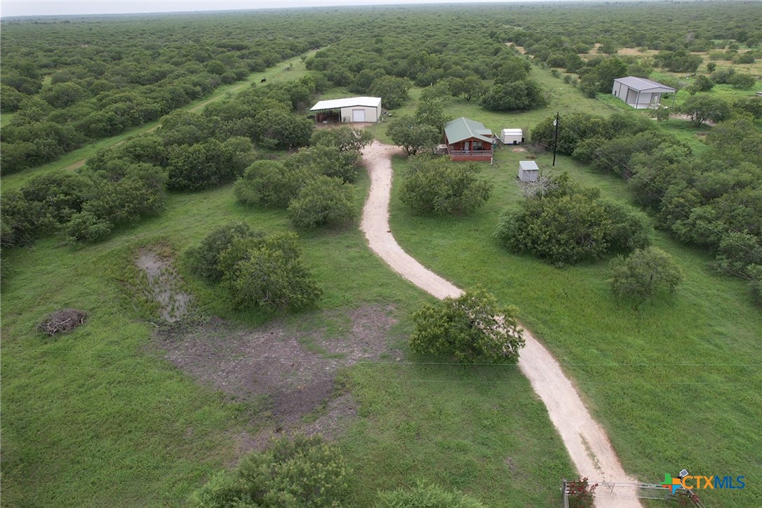 543 Morris Town Road Victoria, TX 77905 - Photo 2 of 15