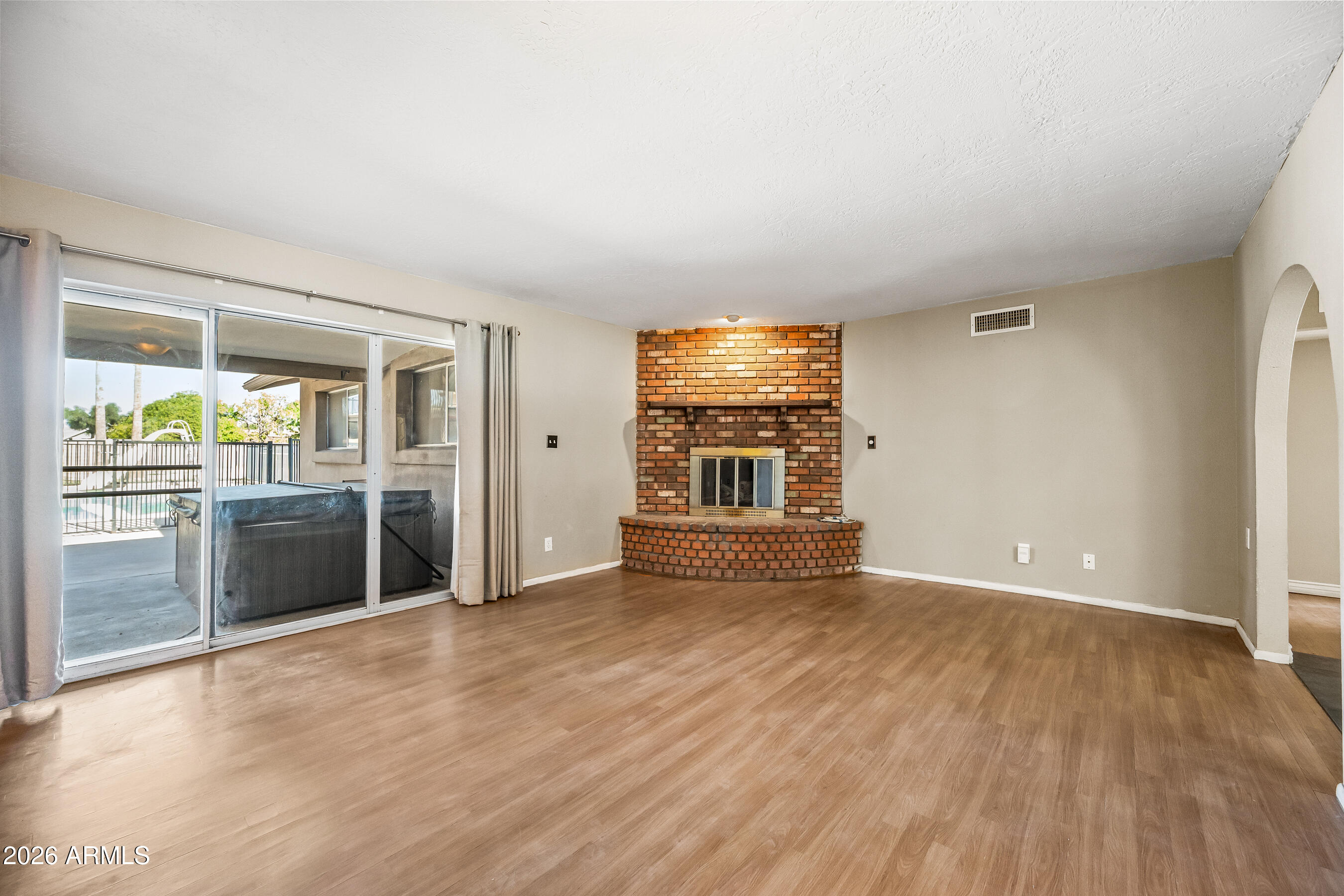 322 East Redfield Road Chandler, AZ 85225 - Photo 10 of 50 Great room from Kitchen