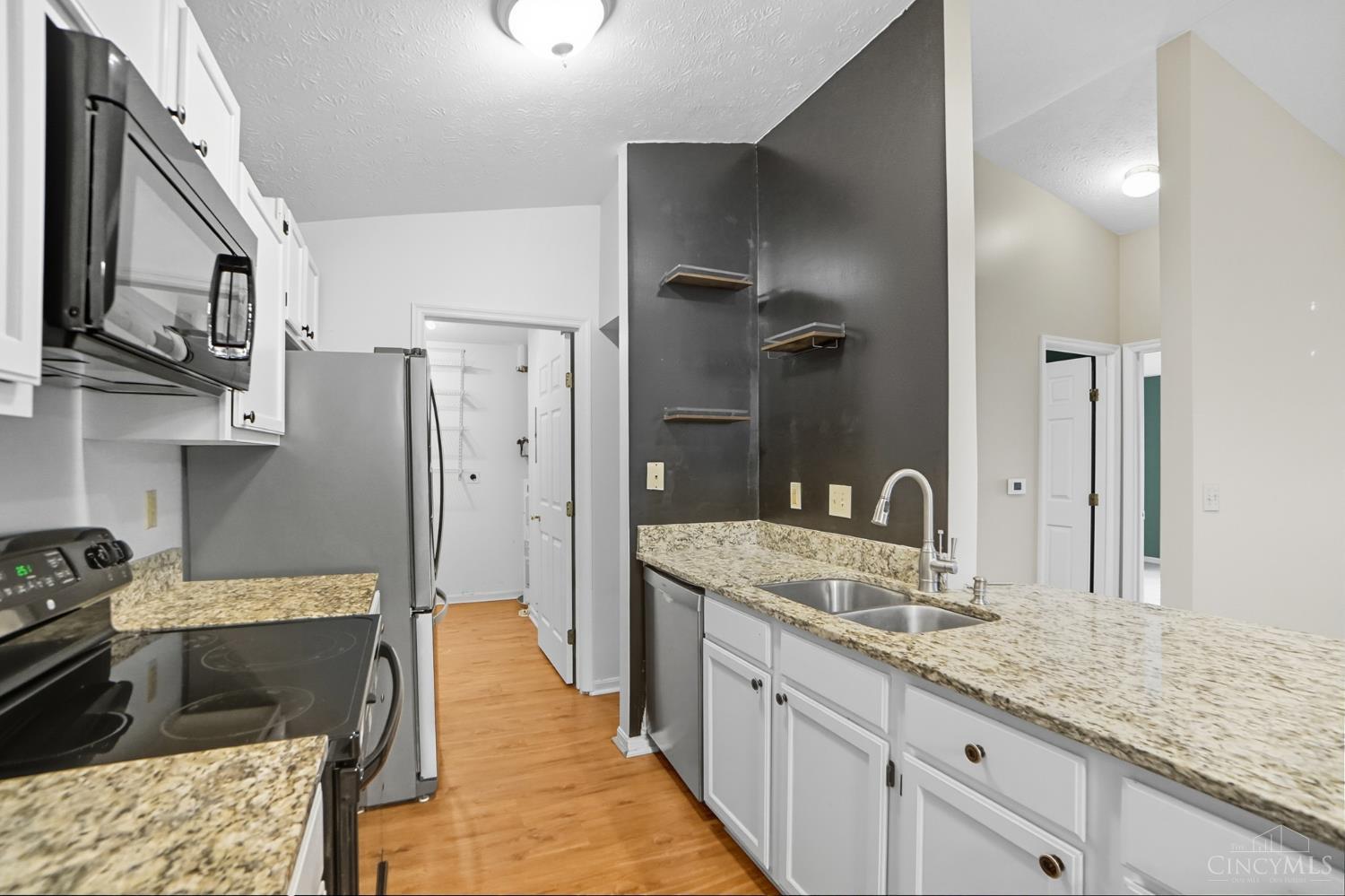 7392 Ridgepoint Drive, Unit 9 Cincinnati, OH 45230 - Photo 13 of 30 Gallery Image 13