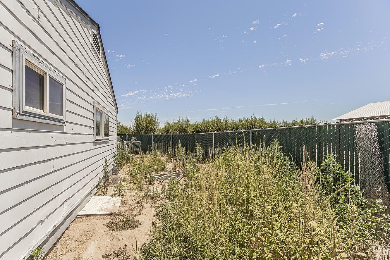 17209 East Floral Avenue Reedley, CA 93654 - Photo 33 of 48