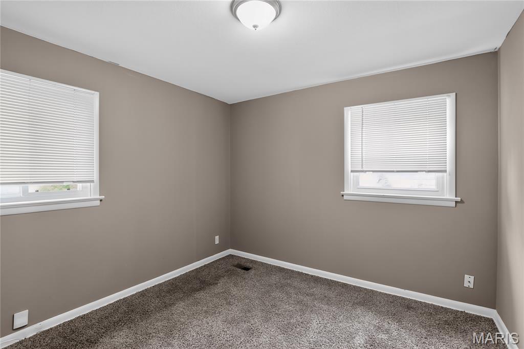 1027 Renshaw Drive Ferguson, MO 63135 - Photo 19 of 33