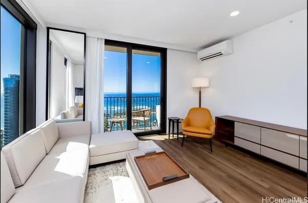 $5,250 | 987 Queen Street, Unit 3802, Honolulu, HI 96814