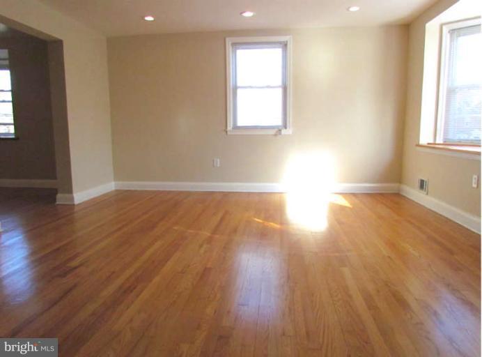 4806 Lindsay Road Baltimore, MD 21229 - Photo 21 of 28 Kitchen