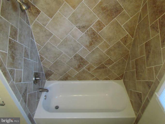 4806 Lindsay Road Baltimore, MD 21229 - Photo 24 of 28 Bath