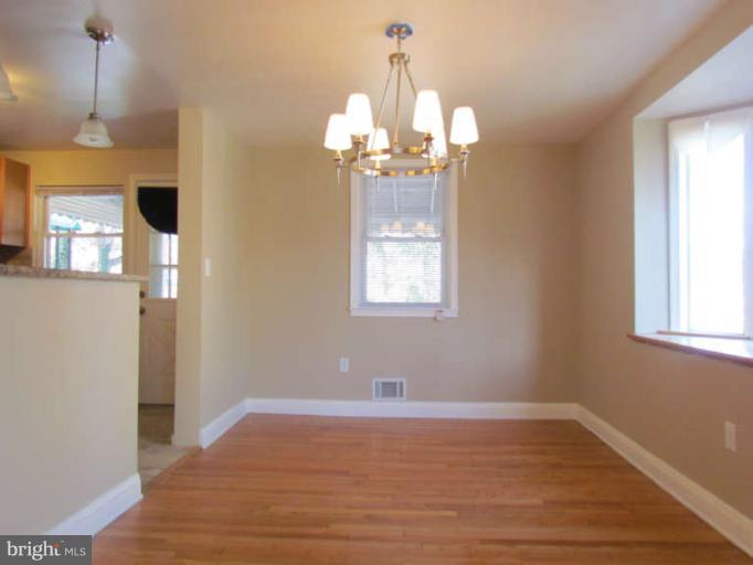 4806 Lindsay Road Baltimore, MD 21229 - Photo 6 of 28 Dining Room