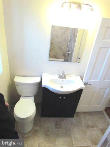 4806 Lindsay Road Baltimore, MD 21229 - Photo 10 of 28 Bath