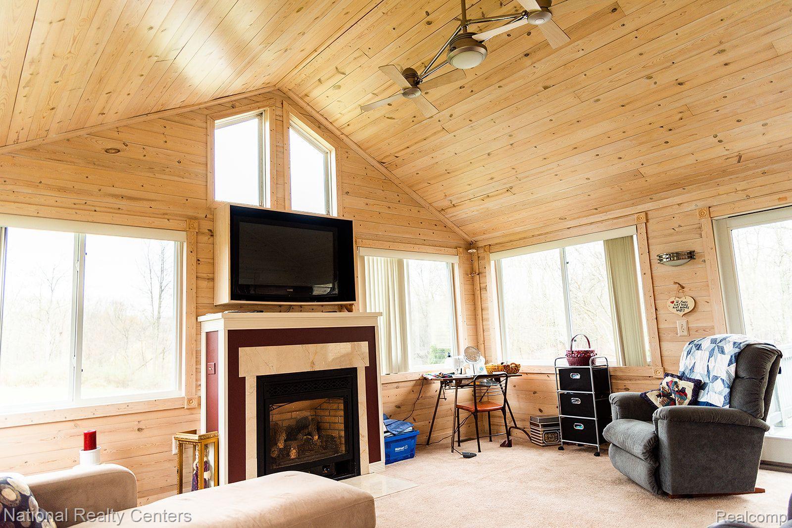 1499 Argentine Road Howell, MI 48843 - Photo 6 of 42 Gallery Image 6