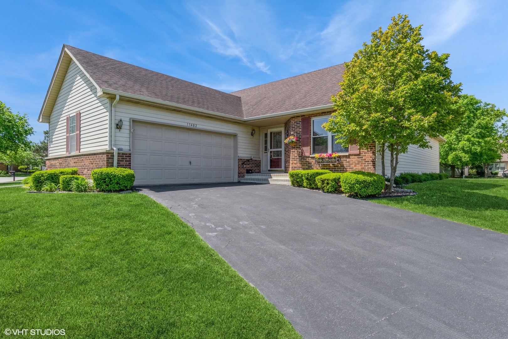 13482 South Silverleaf Road Plainfield, IL 60544 - Photo 1 of 14 Gallery Image 1