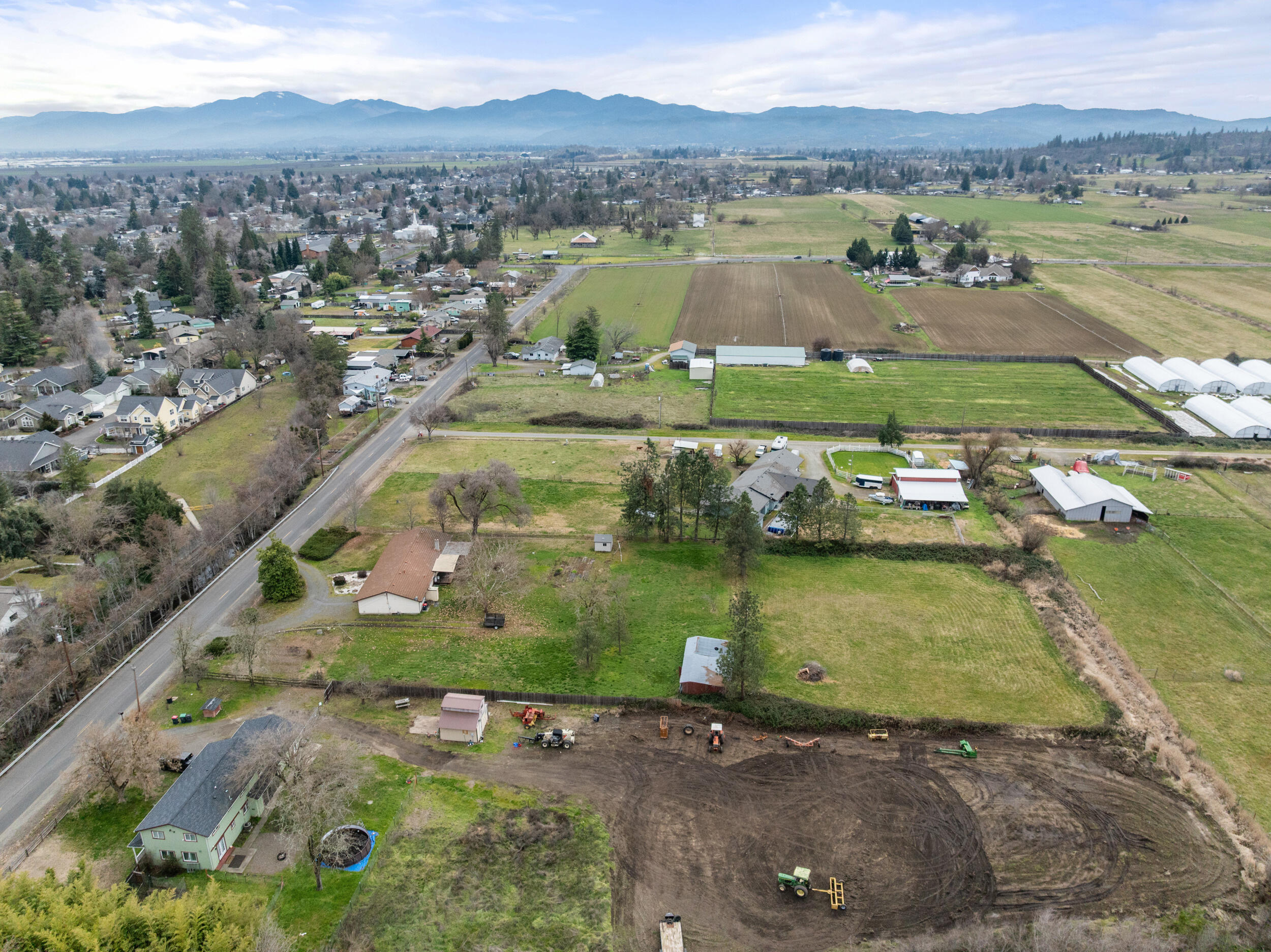 4269 Grant Road Central Point, OR 97502 - Photo 40 of 43 4269-grant-rd-dr-05