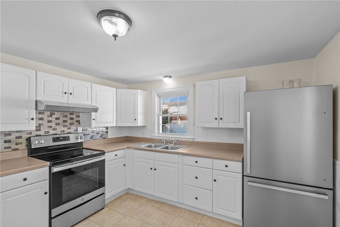 65 Almy Street Warwick, RI 02886 - Photo 12 of 34 Kitchen